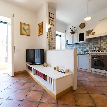 Colorful Lovely 2bed Flat In Garbatella Рим