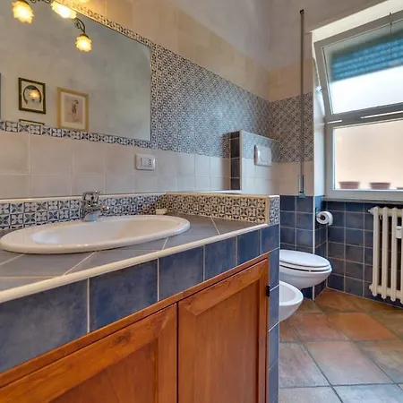 Colorful Lovely 2bed Flat In Garbatella Апартаменты Рим