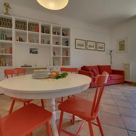 Colorful Lovely 2bed Flat In Garbatella *