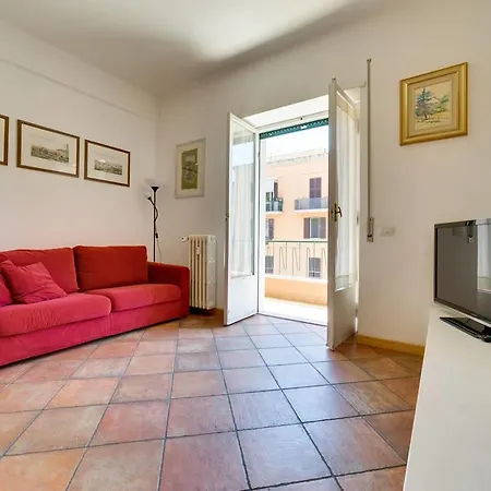 Апартаменты Colorful Lovely 2bed Flat In Garbatella